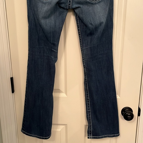 Ariat R.E.A.L. Women’s Stretch Entwined Distressed Boot Cut Jeans Sz 27R Western - Picture 6 of 12